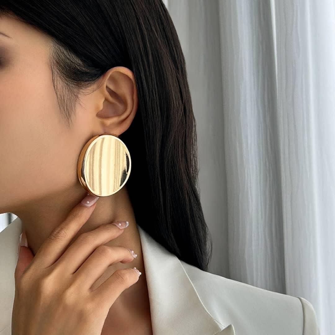 Luxe gold Stud Earrings