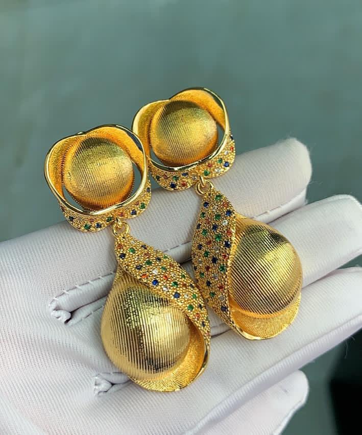 Hold Drop Earrings