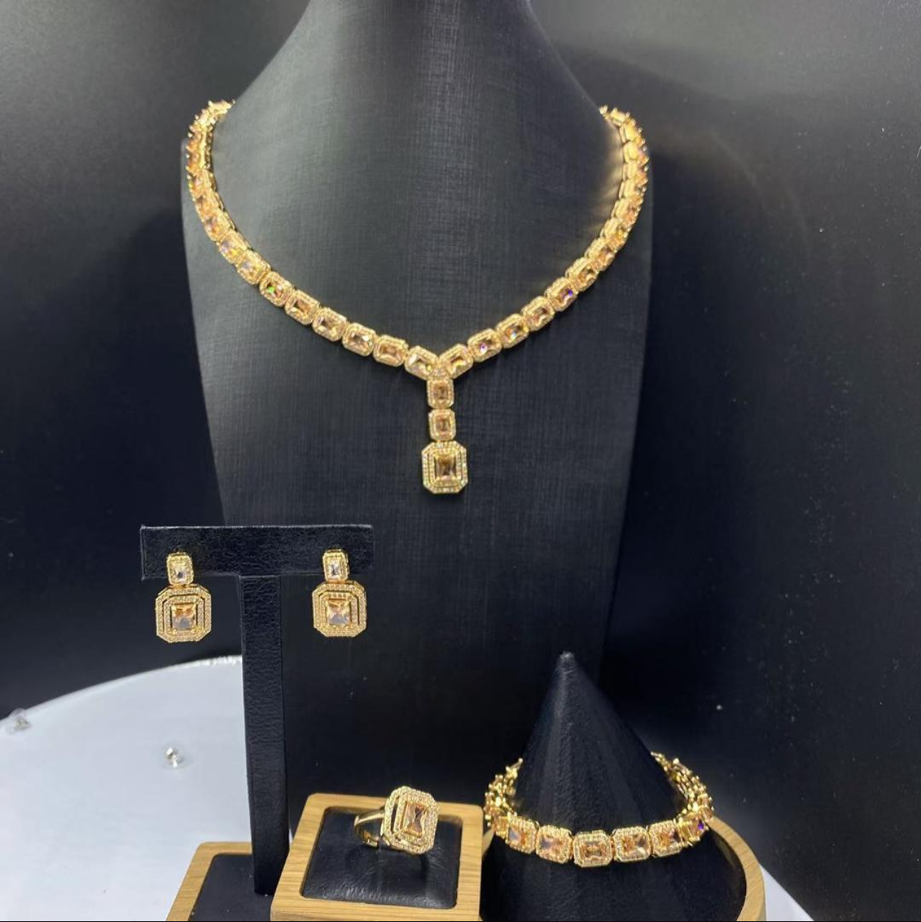 4pcs Gold Zirconia Jewelry Set
