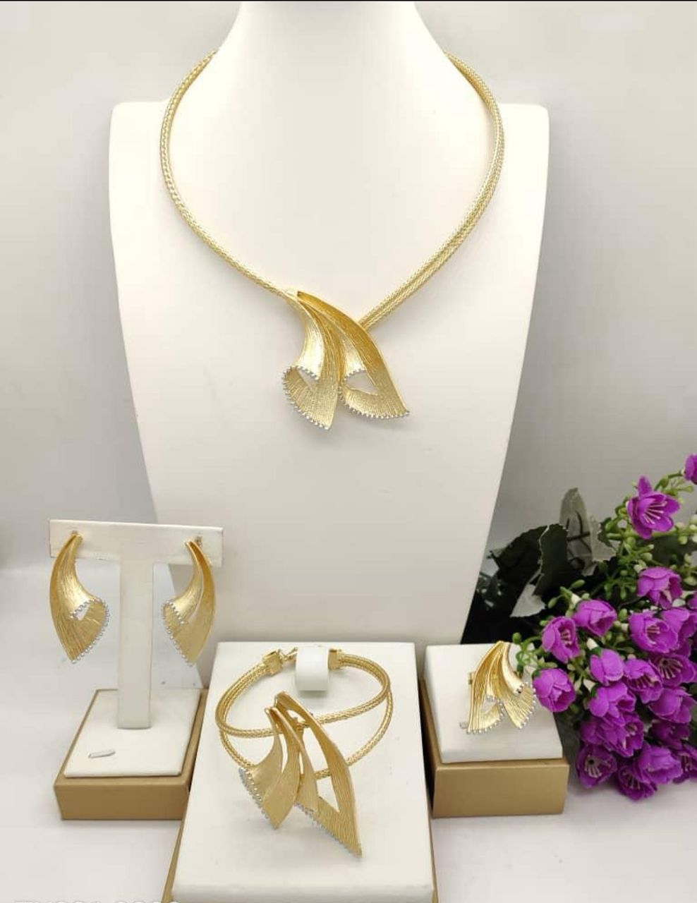 4pcs Gold Jewelry Set with Silver Accent