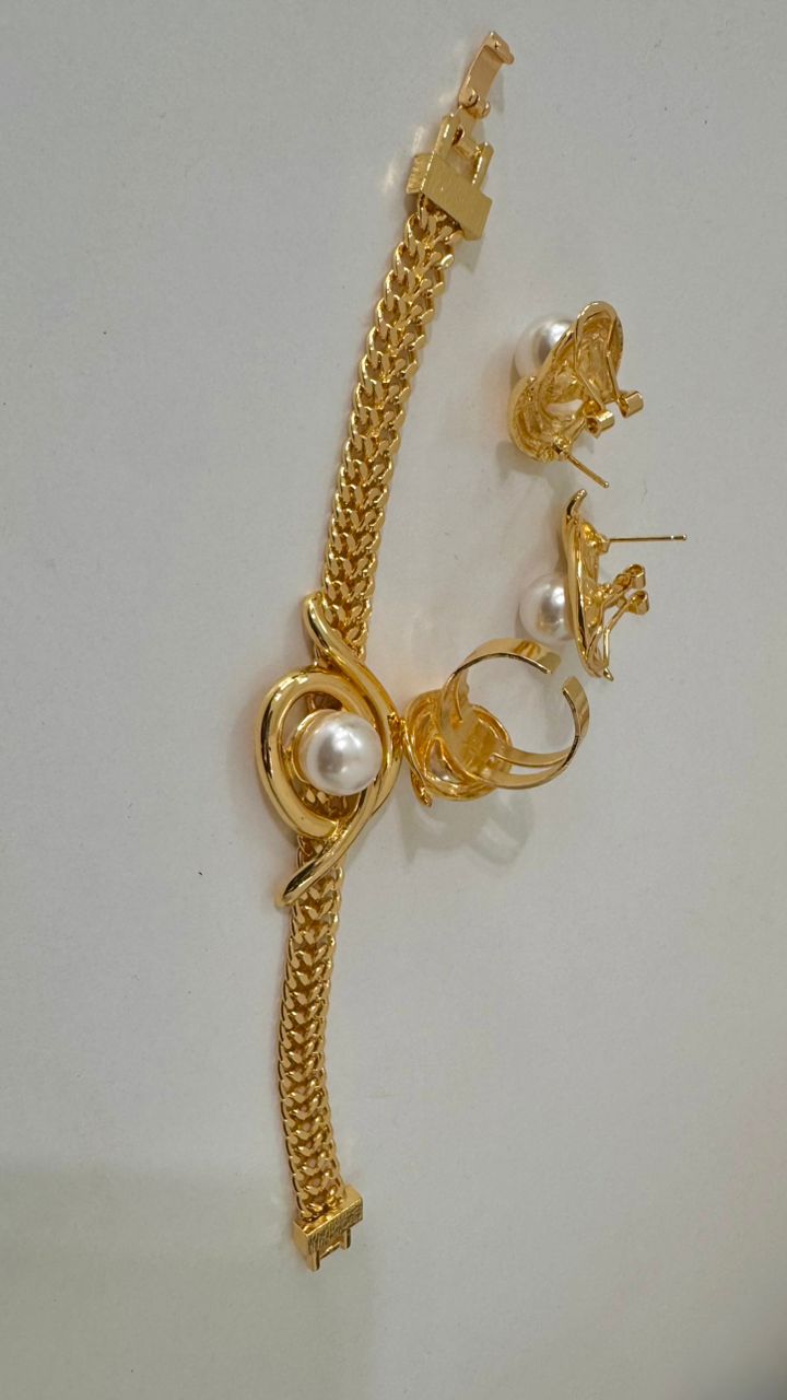 4pcs Gold n Pearl Costume Set