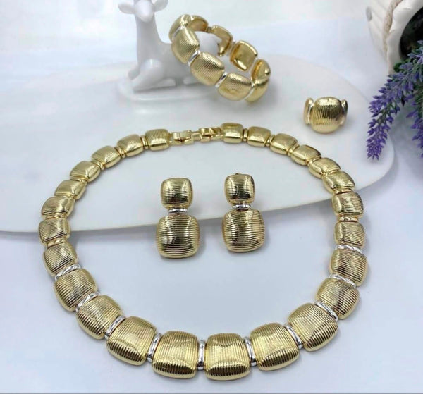 4-Piece Gold Round Set
