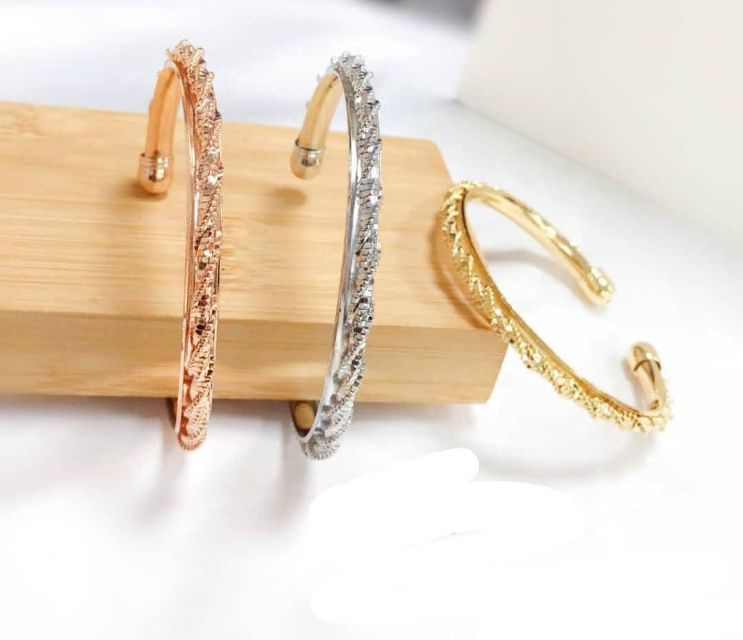 3 Tone Curved Silhouette Bangle
